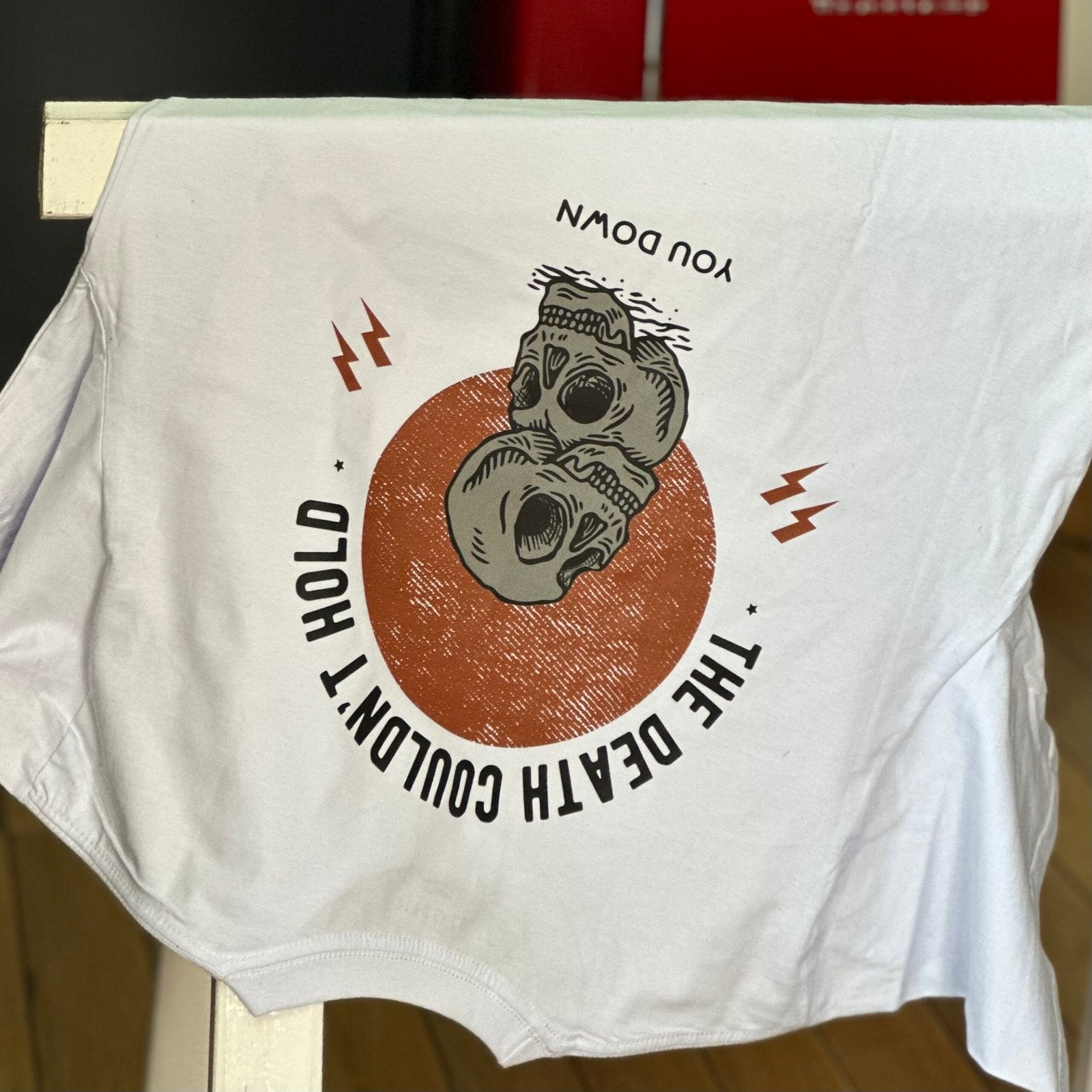 camiseta-bless-couldnt-hold-white-egg