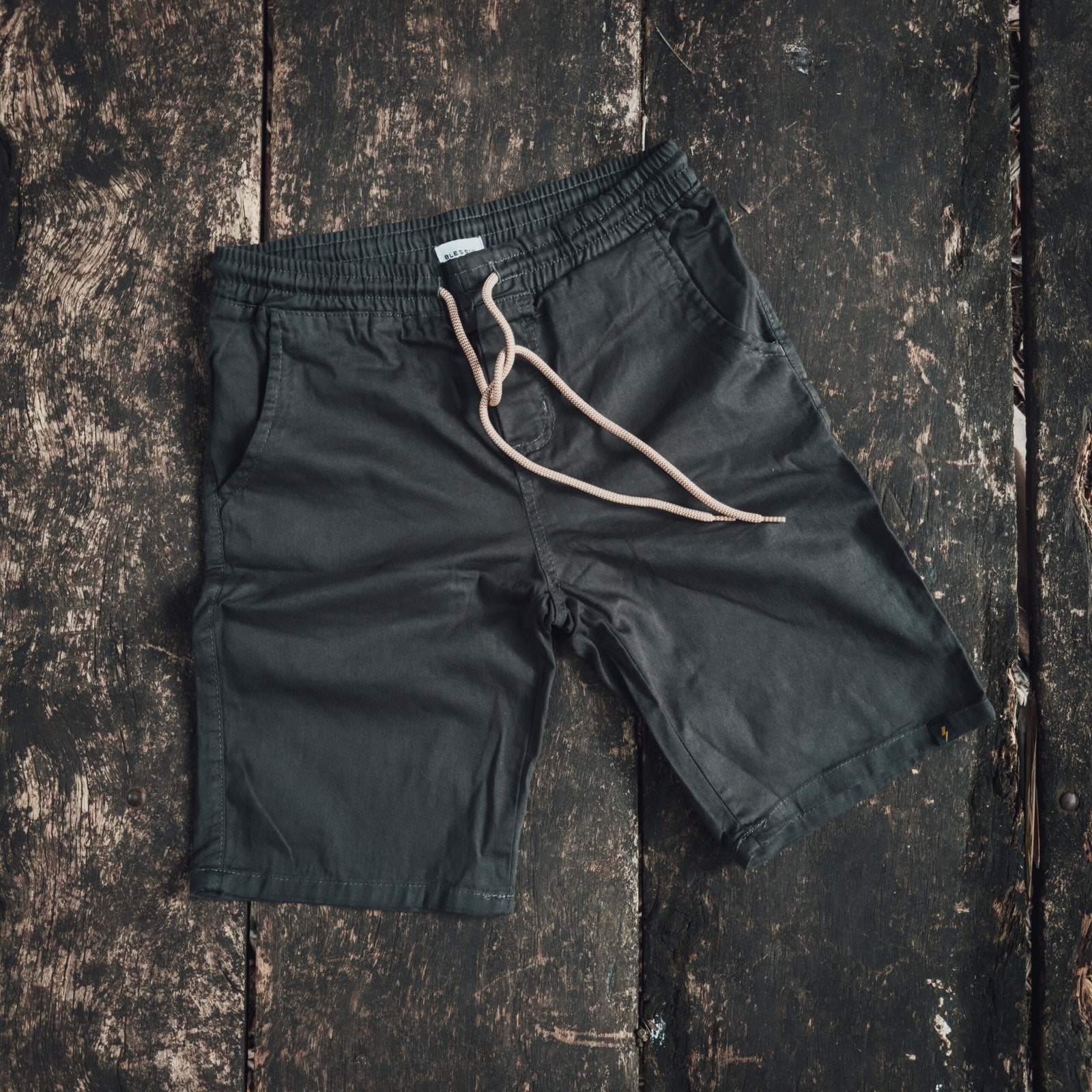 bermuda-sarja-green-36