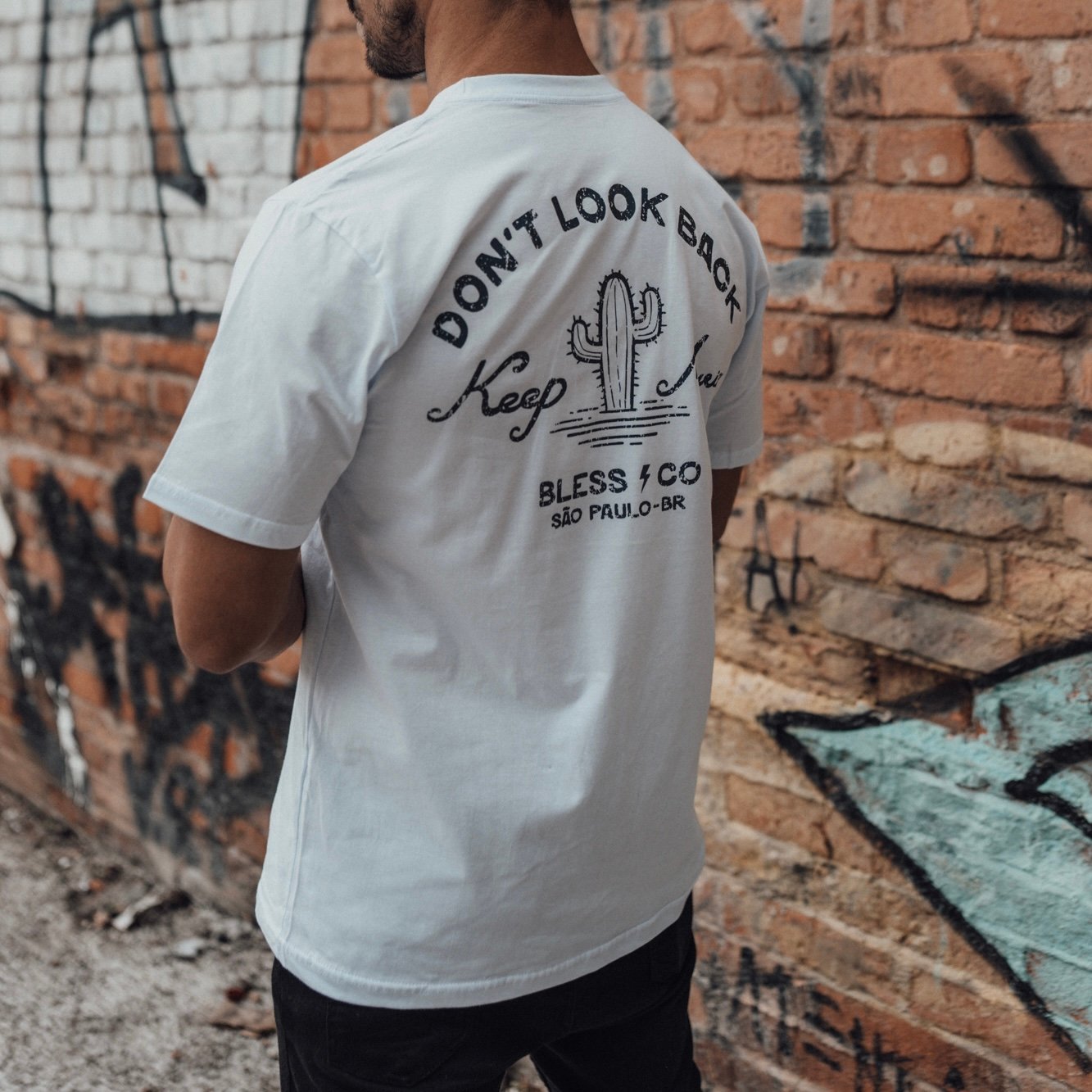 CAMISETA BLESS DONT LOOK BACK WHITE