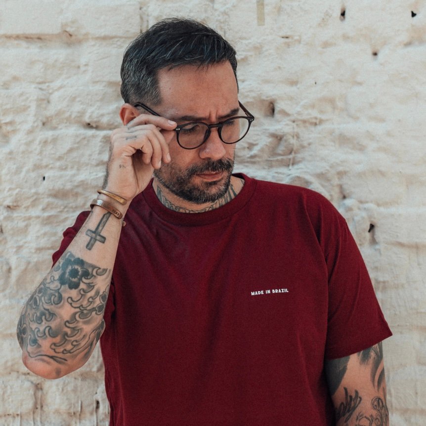 CAMISETA BLESS BORN AND RISED BURGUNDY